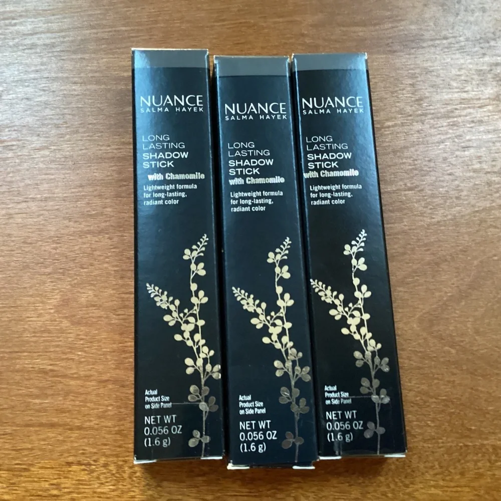 NUANCE SALMA HAYEK Long Lasting Shadow Stick with Chamomile, Sparkling Charcoal